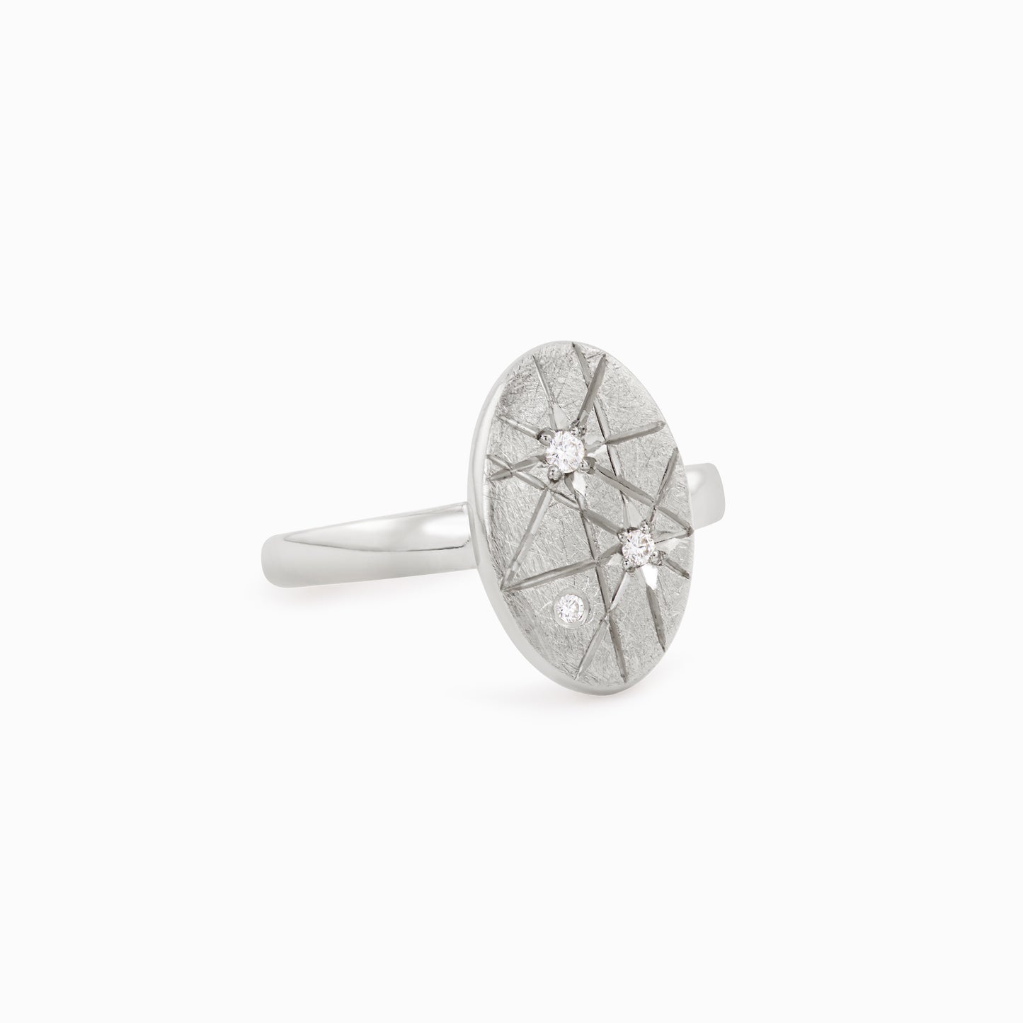 TRIUMPHANT Cheeky Diamond Ellipse Ring – Silver