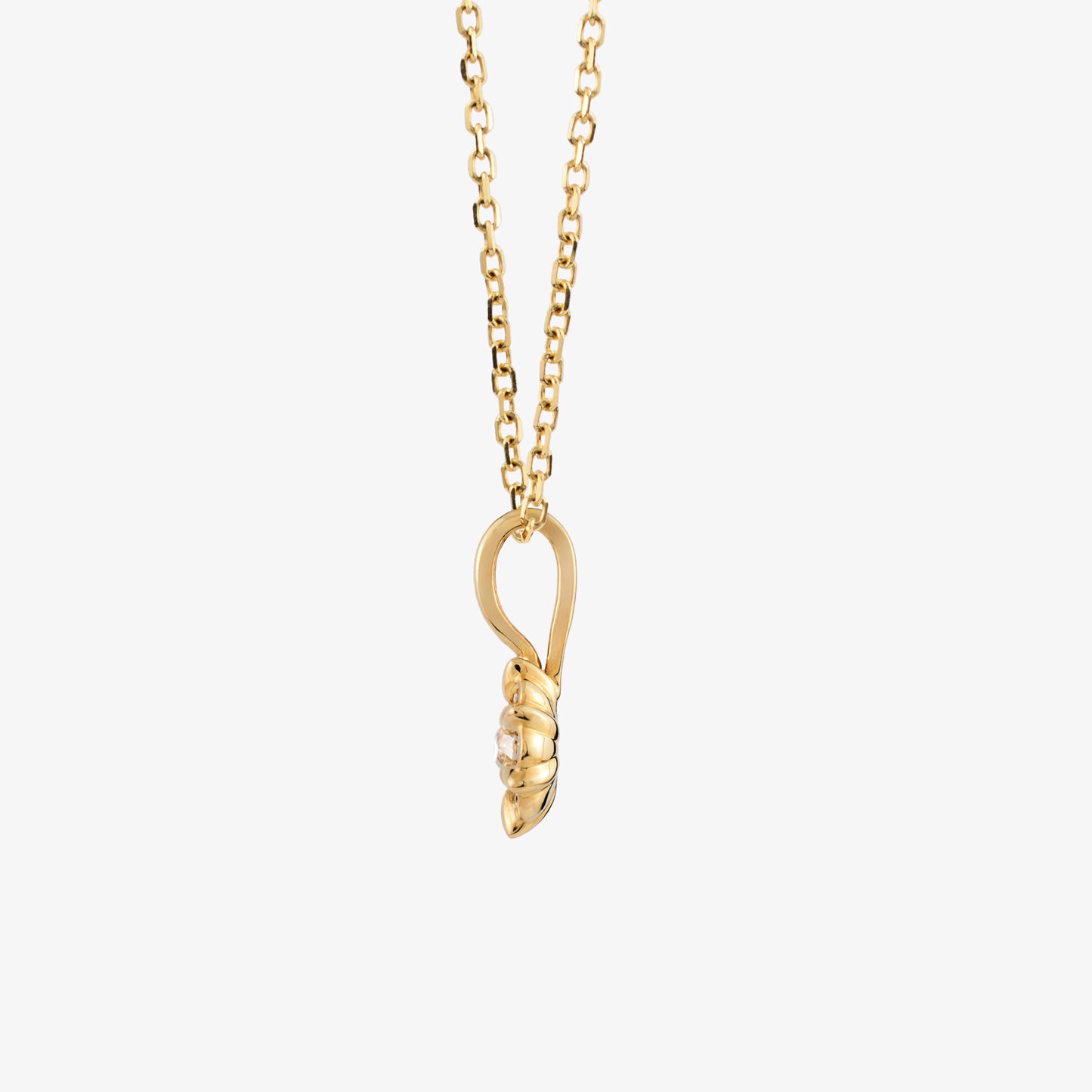 REVIVAL 0.22ctw Diamond Cluster Pendant with Antique Old Mine Cut Centre – 14K Yellow Gold