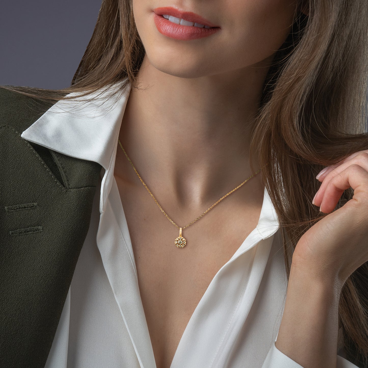 REVIVAL 0.24ctw Diamond Cluster Pendant with Antique Old Mine Cut Centre – 14K Yellow Gold